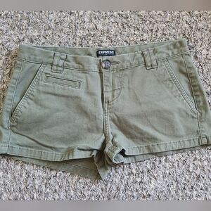 Express Women's Cargo Shorts in Olive